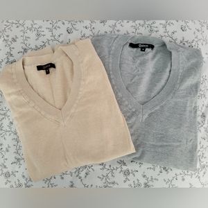 QUINCE (2) Lightweight Cotton Cashmere V-Neck Sweaters